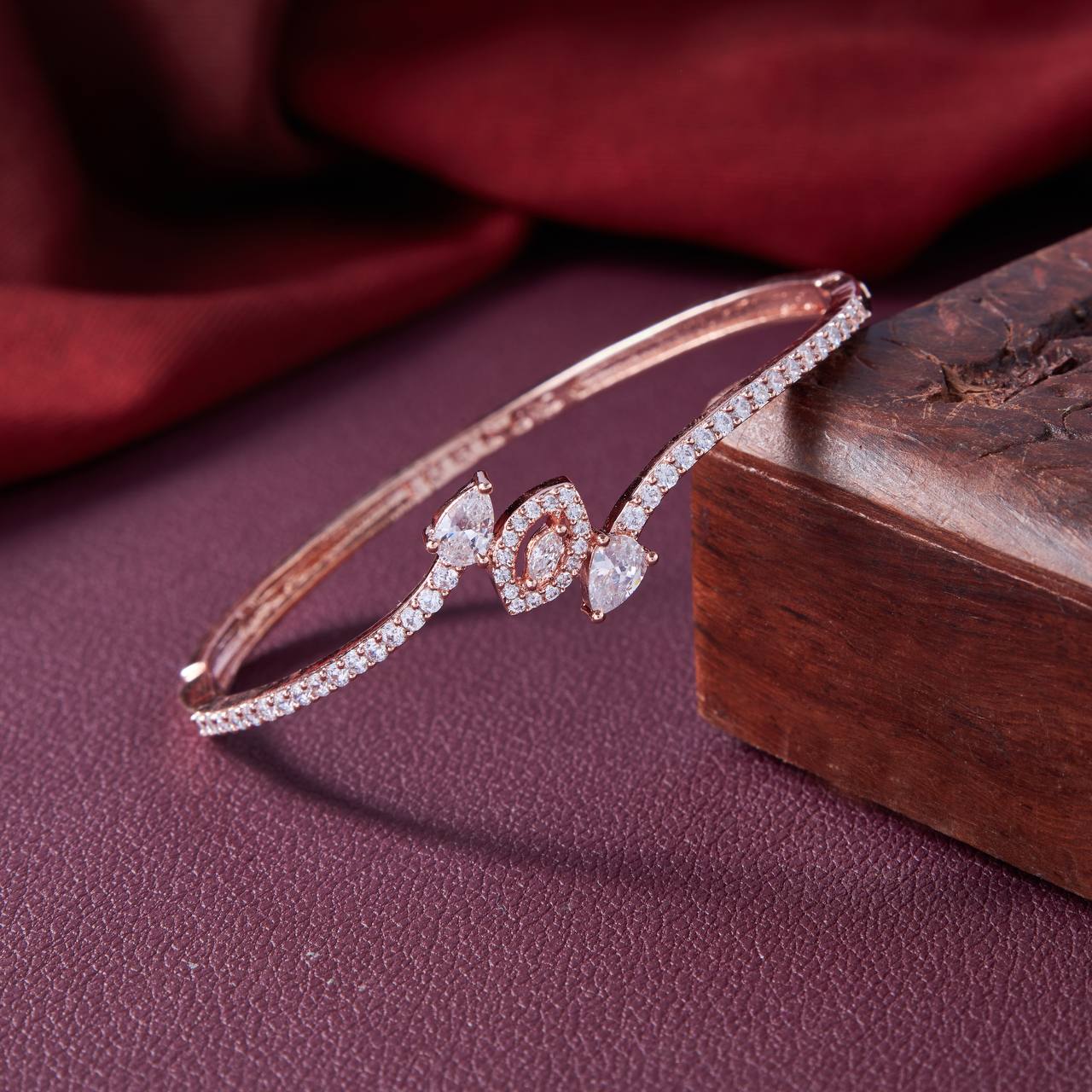 Rose Gold Diamond Bangle Bracelet – Elegant Luxury Design by Nivora Jewel